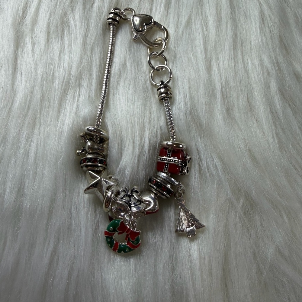 💜3/$15 Christmas Silver and Red Charm Bracelet